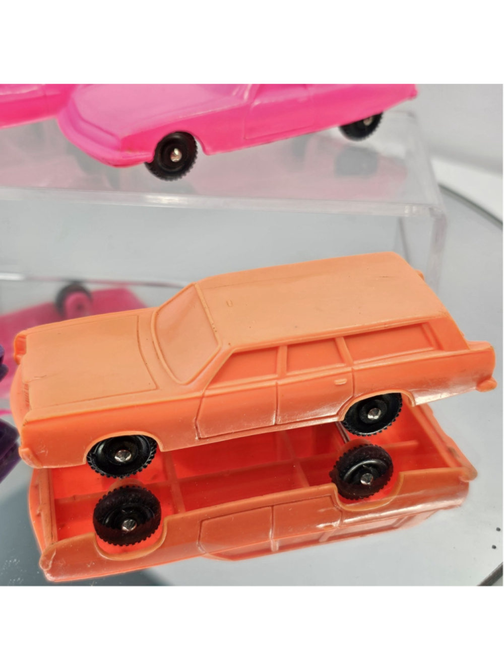 Vintage 1975 Imperial Hong Kong Plastic Toy Cars Lot of 4 Pink Orange Purple - Picture 3 of 15